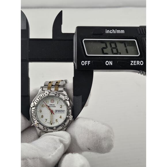 Swiss Military Vintage ’90s Ladies Day Date Quartz Watch New Battery Runs Great - Picture 9 of 11